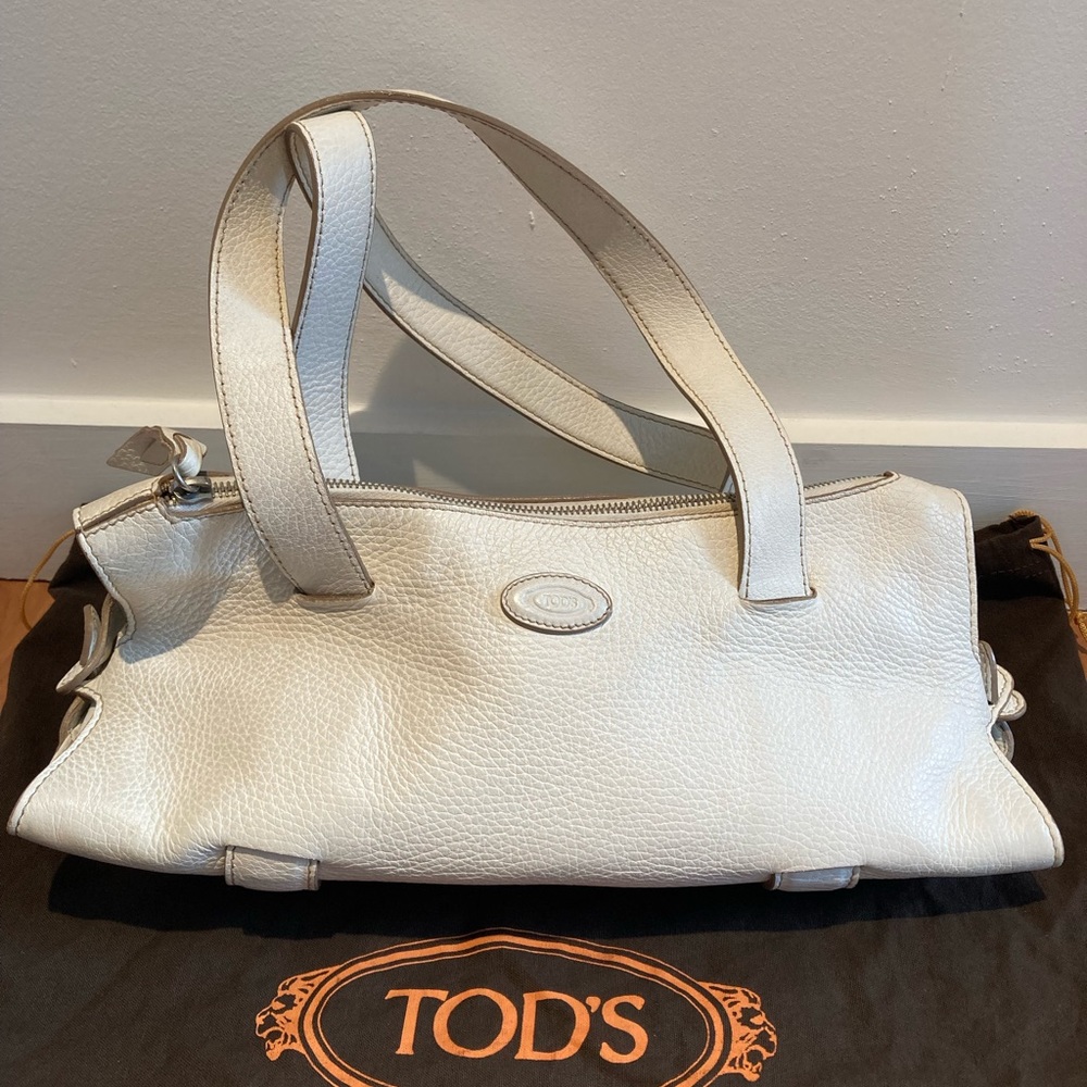 TOD’s White genuine leather small purse.